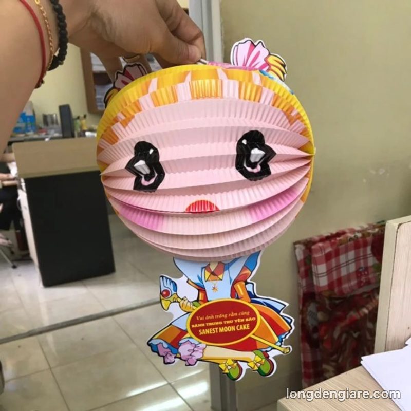 Lồng đèn giấy hình heo hồng cầm tay